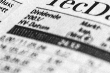 Finance and investment analysts and advisers